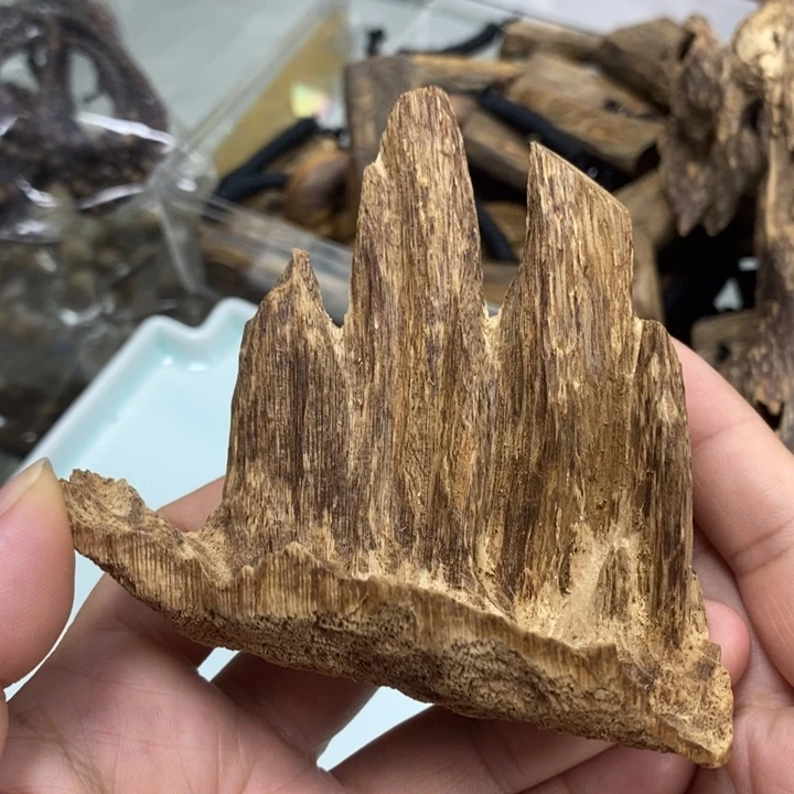 【闪购商品】沉香摆件海南黄油格摆件14.22克