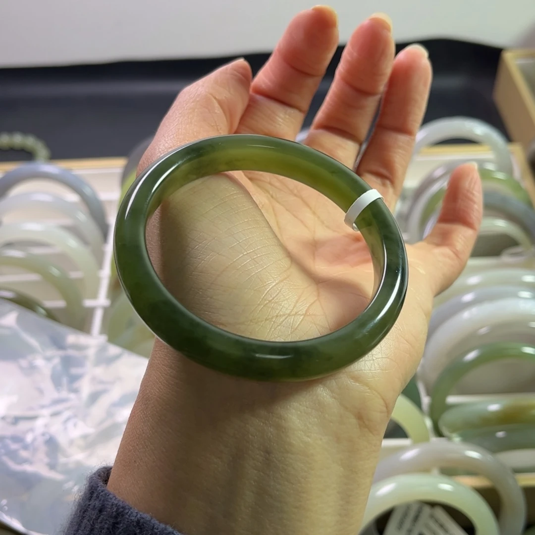 和田玉手镯57圈口未镶嵌@*