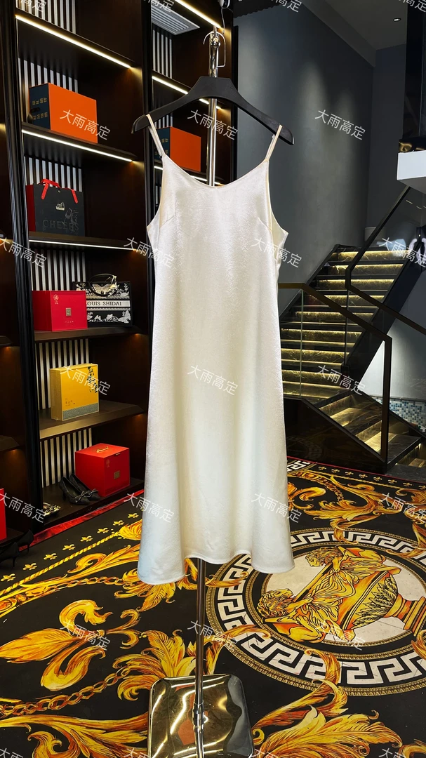 璀璨繁华酸酸连衣2025高级贵气奢华缎面可调节连衣裙大雨高订款