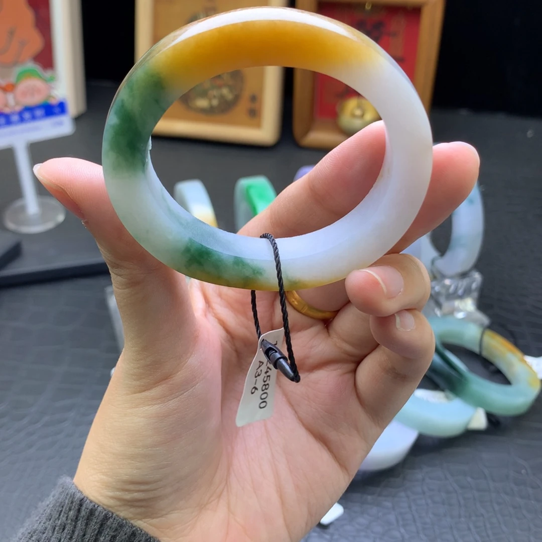 定制翡翠未镶嵌翡翠手镯