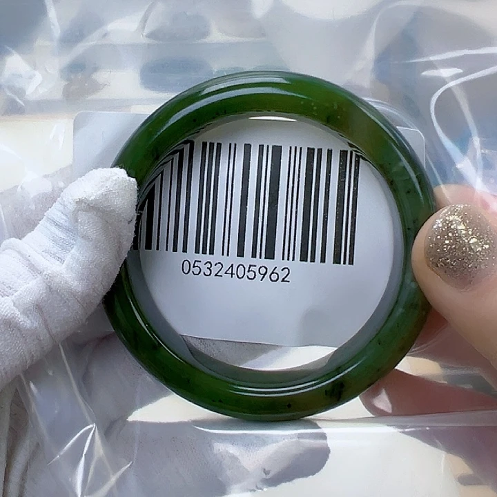 和田玉未镶嵌手镯瑕疵55