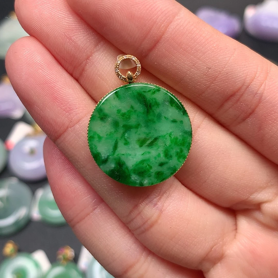 颈饰18K金镶嵌翡翠翡翠吊坠