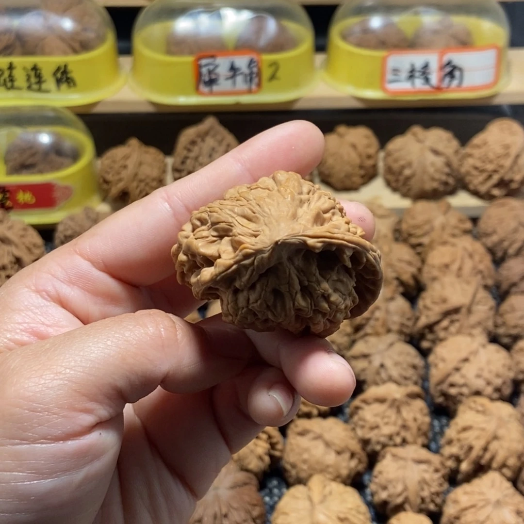 文玩核桃吊坠鲁**吃核桃异形