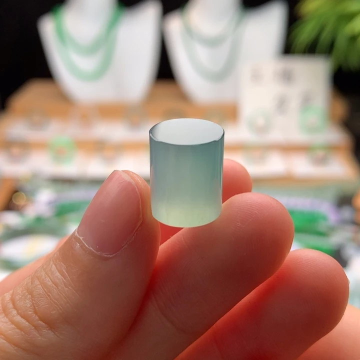 翡翠未镶嵌颈饰天然缅甸A货翡翠