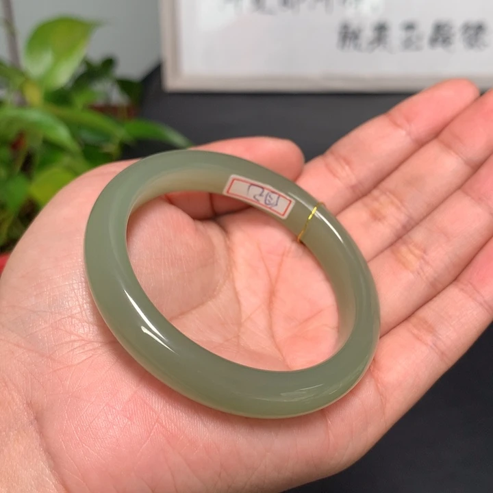 和田玉手镯未镶嵌52
