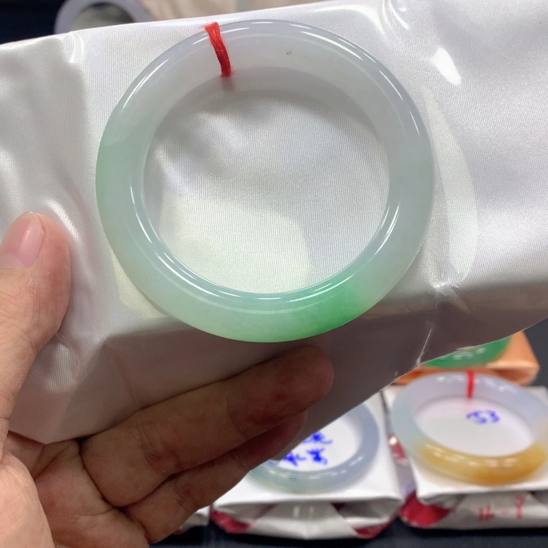 翡翠未镶嵌手镯翡翠