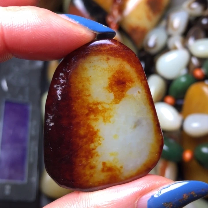 和田玉（翠青玉）未镶嵌珠宝奇石