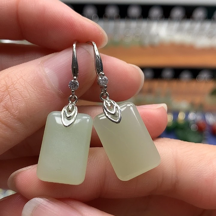 和田玉银S925镶嵌耳饰无事牌18左右晴水色