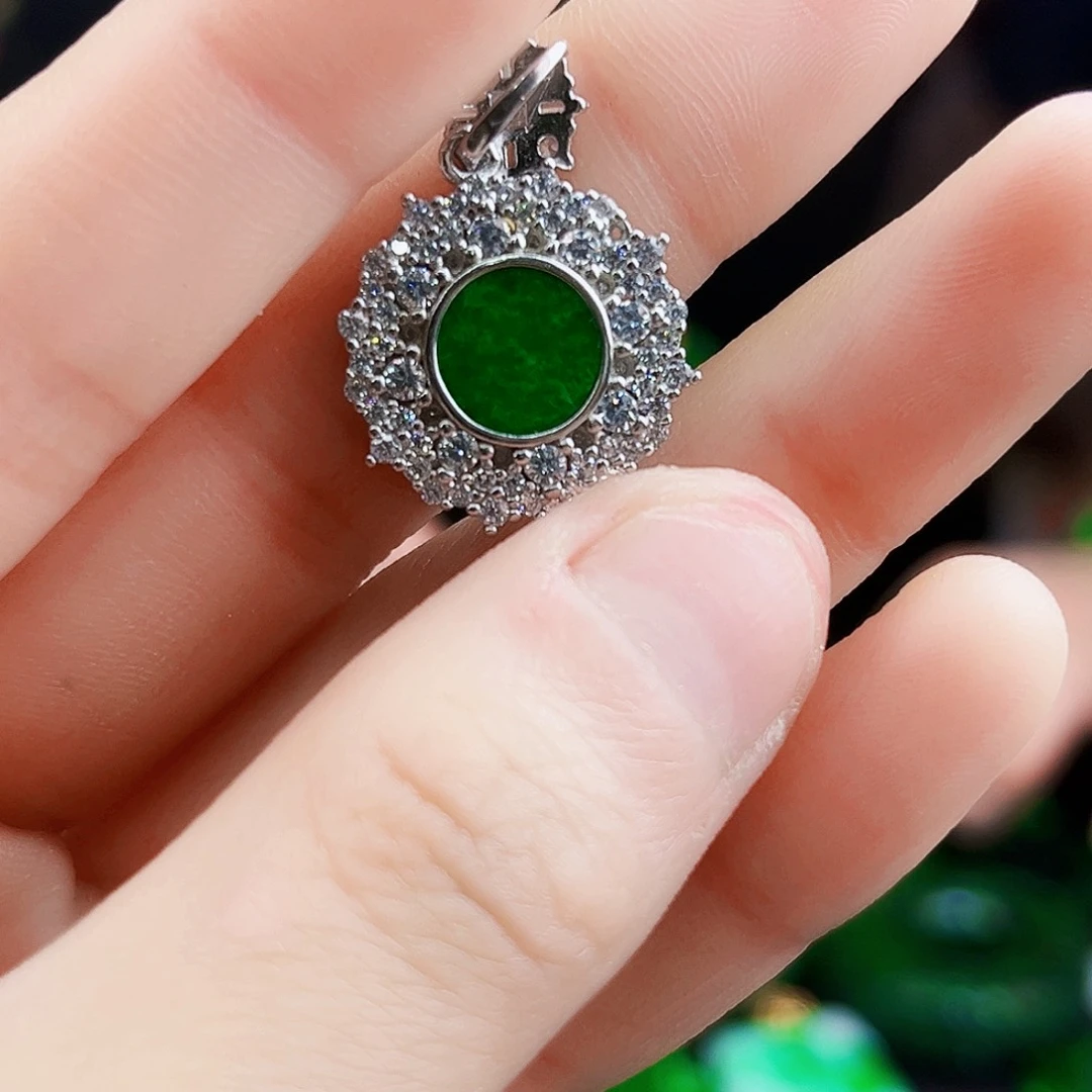 颈饰银S925镶嵌翡翠多样性