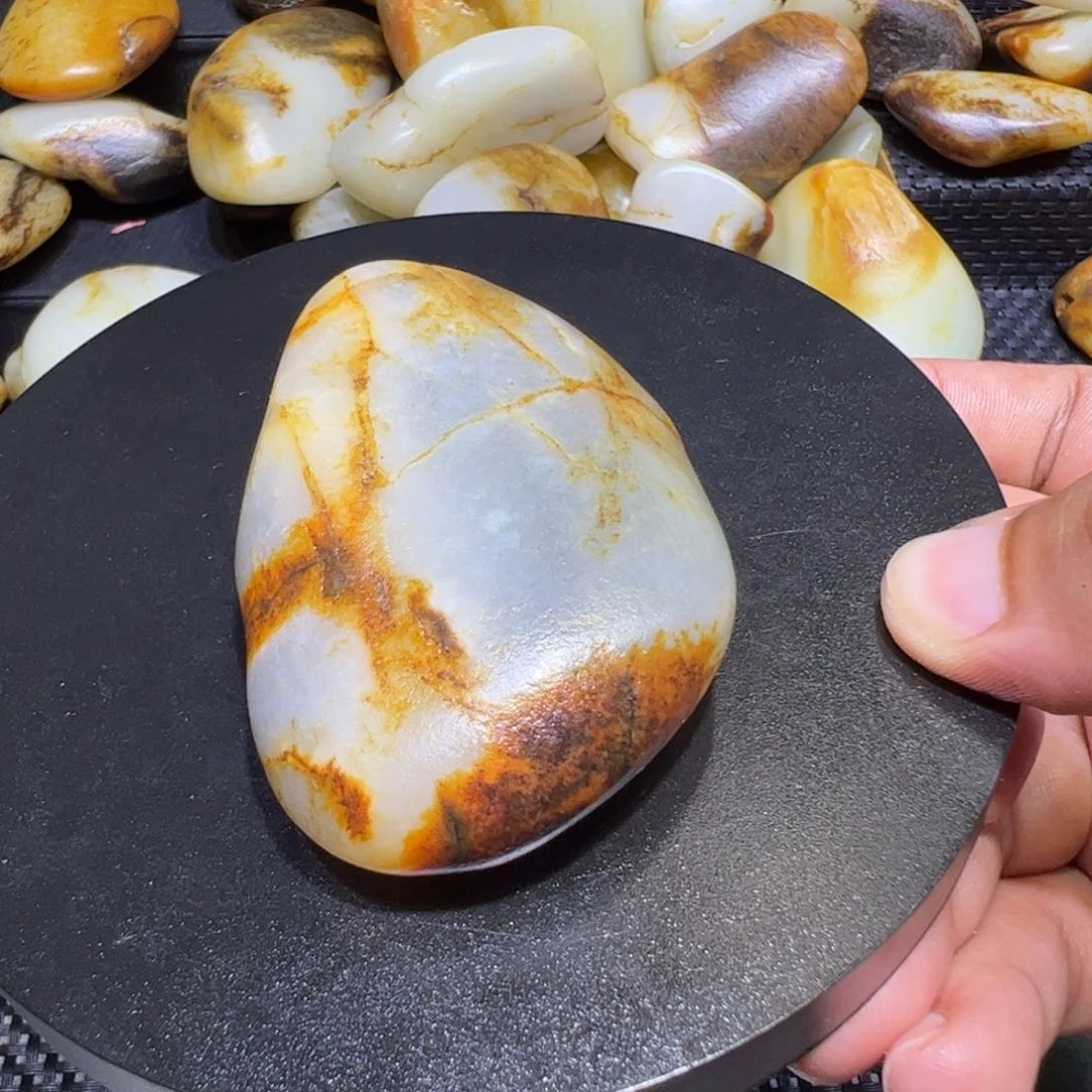 和田玉未镶嵌颈饰138克