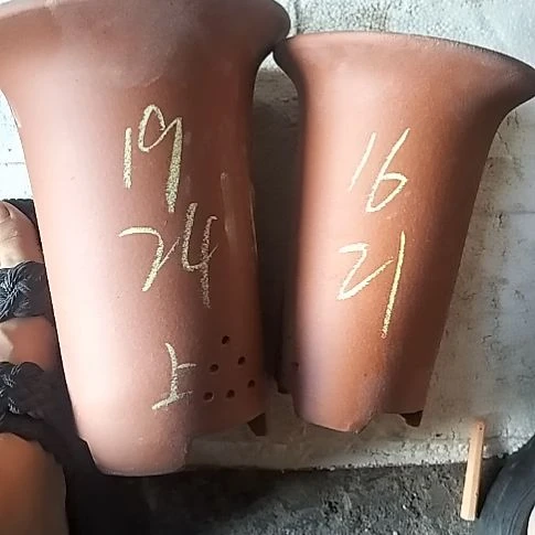红泥兰花盆两个花盆花泥