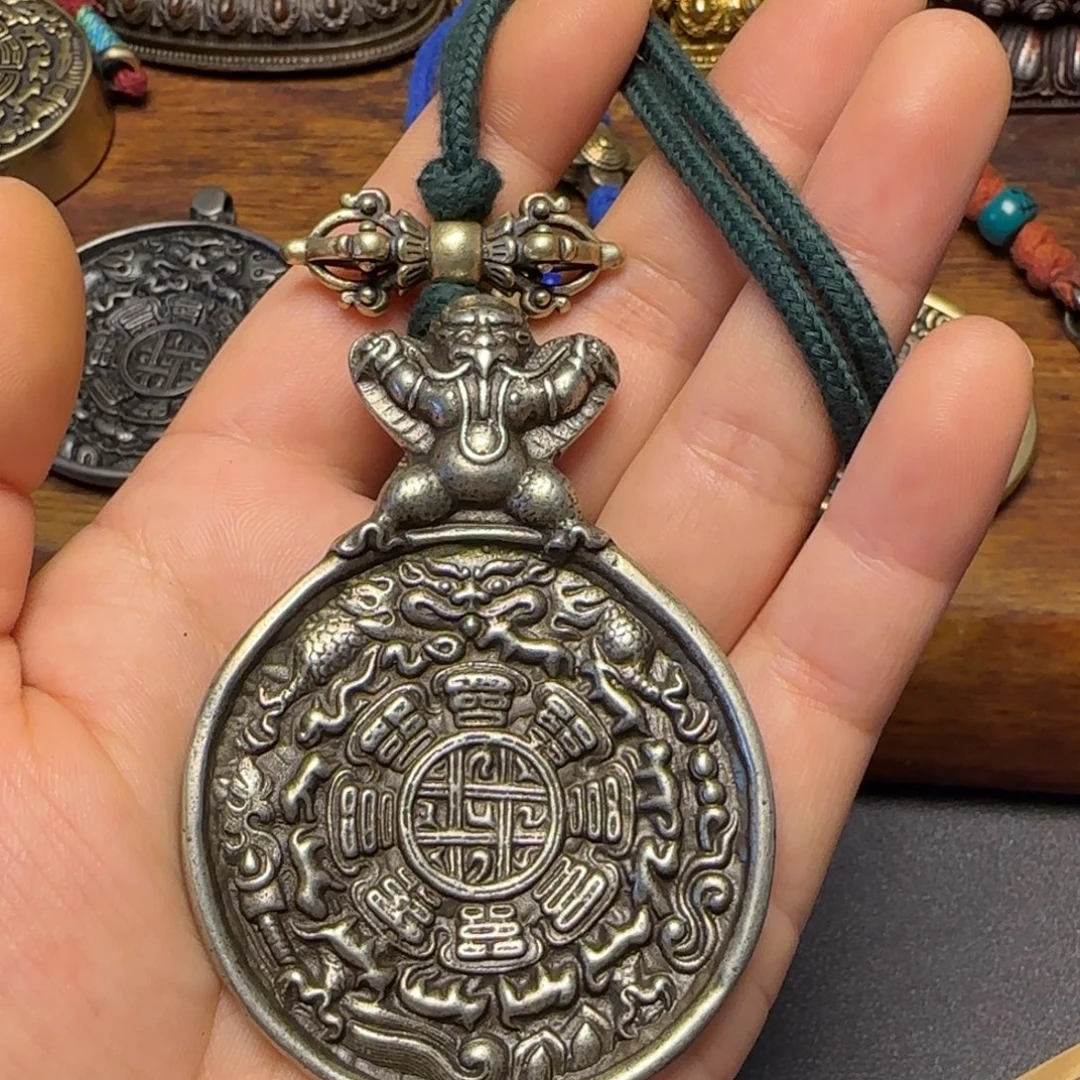 语****泥塑藏传牌子……藏传牌子