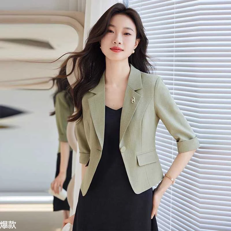 绿色中袖西装外套女夏季薄款短款小个子2025新款高级感休闲小西服
