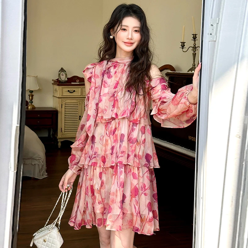 甜美度假碎花连衣裙露肩长袖雪纺蛋糕裙子春季穿搭漂亮独特超好看