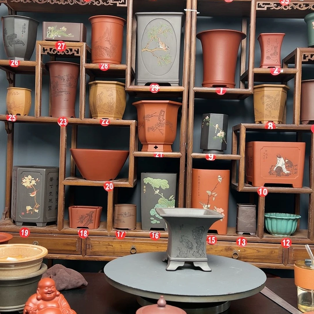 紫砂花盆?**?刻绘四方