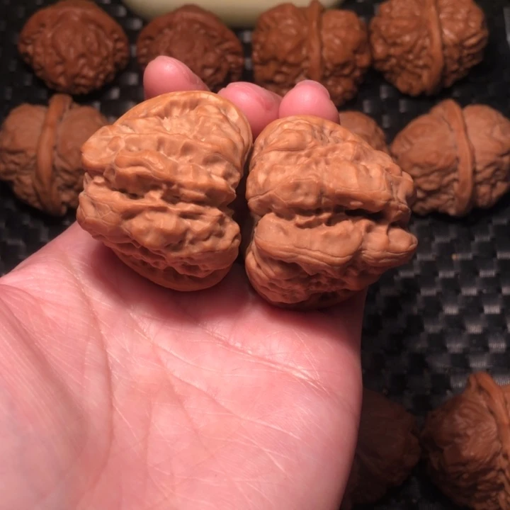 文玩核桃把件八**财四深开，蛙王