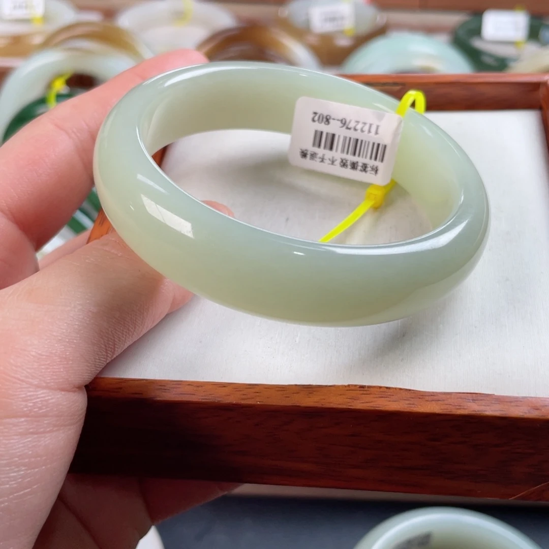 【闪购商品】和田玉手镯未镶嵌59