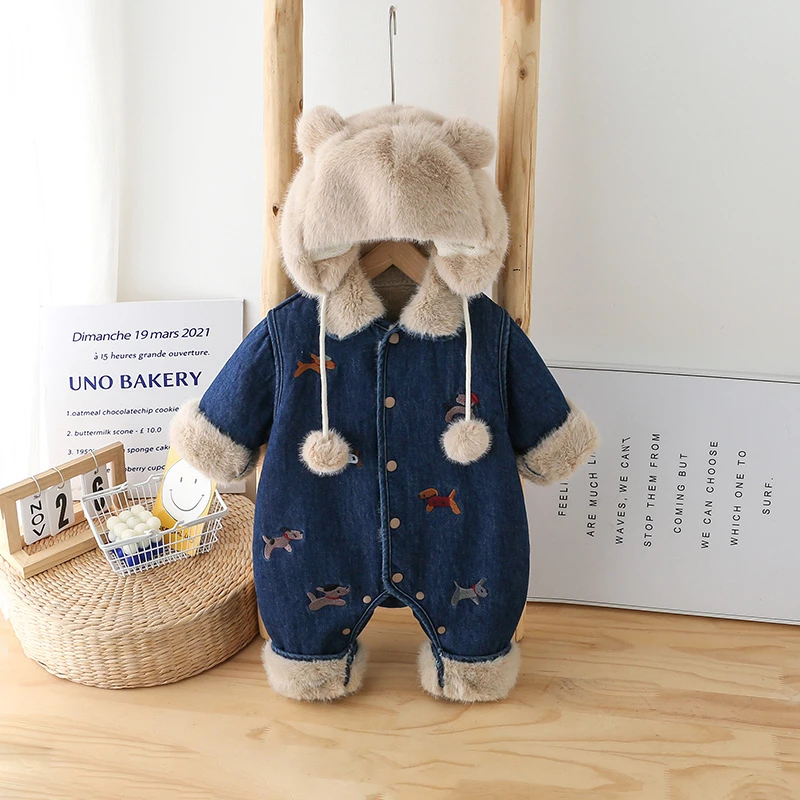 网红婴儿衣服保暖可爱冬装满月百天宝宝外出连体衣新生儿牛仔棉衣