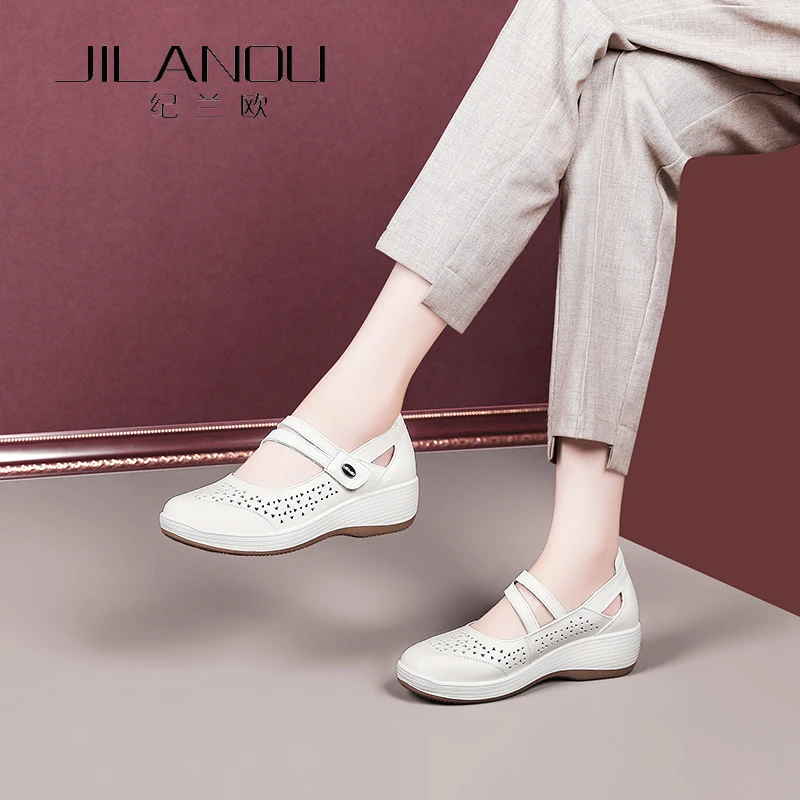 真皮镂空包头凉鞋女2025夏季新款软底坡跟妈妈女鞋厚底休闲洞洞鞋