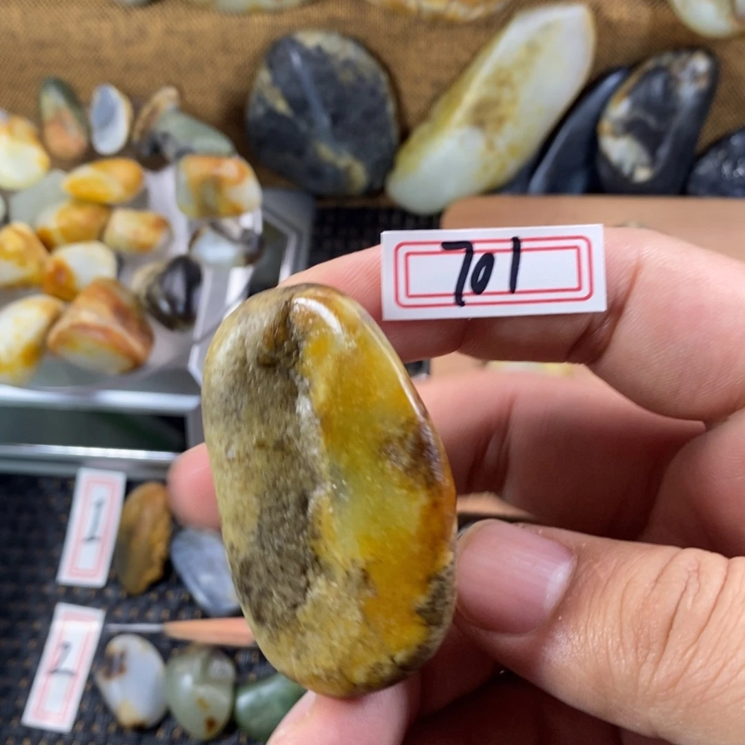 和田玉（糖玉）未镶嵌挂件