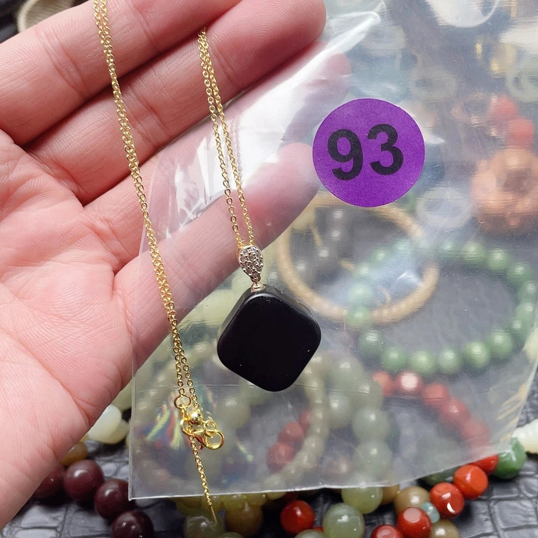 颈饰未镶嵌和田玉江*白