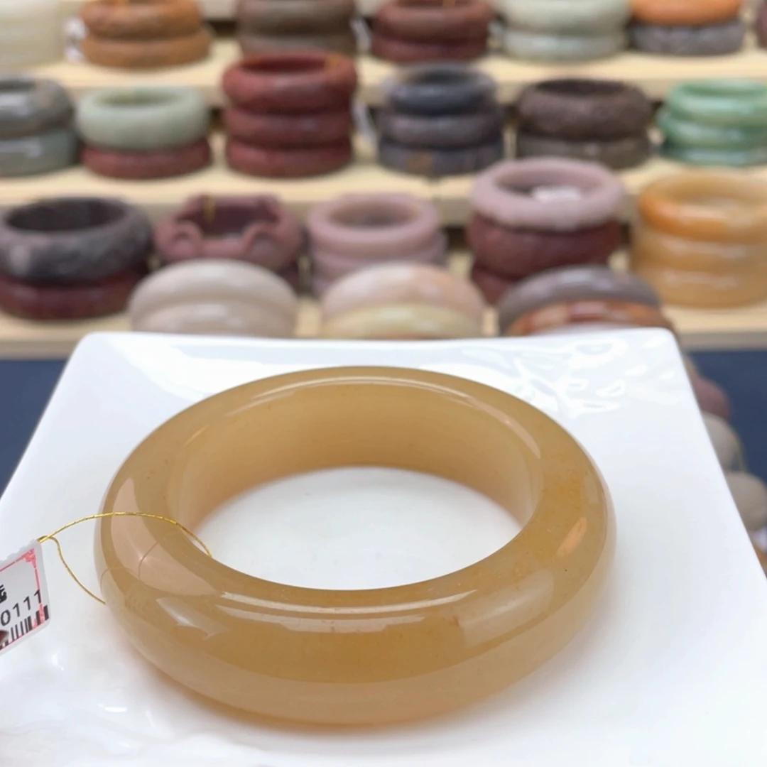 【闪购商品】石英质玉手镯未镶嵌美****）