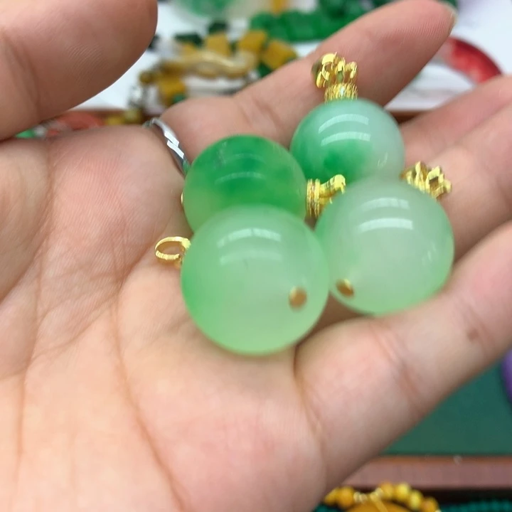 颈饰未镶嵌翡翠吊坠