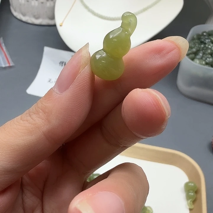 颈饰未镶嵌和田玉2