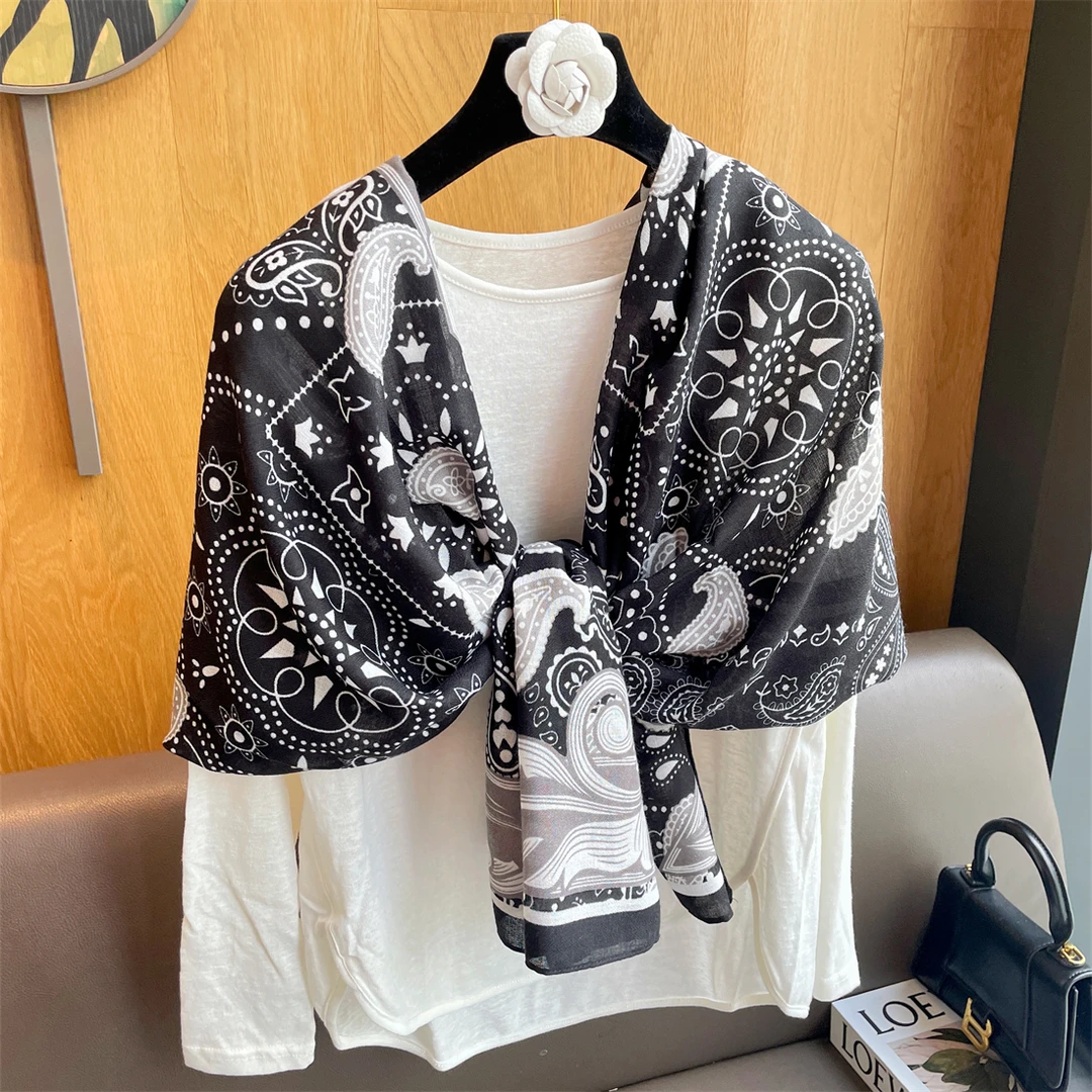 culv春夏新款腰果花围巾女士复古方巾空调房护颈丝巾防晒棉麻披肩