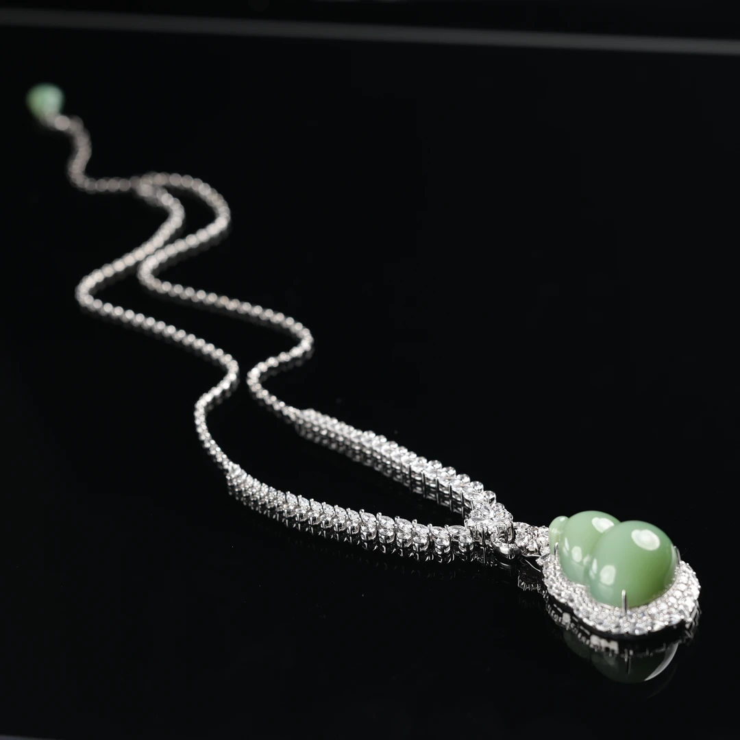 "永福"珍藏级精品和田玉高色冰底粉青葫芦万能扣吊坠项链