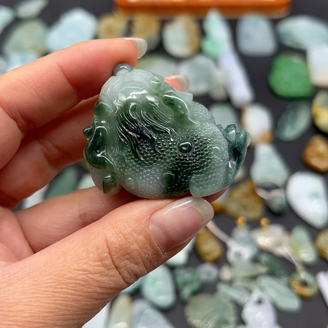 【闪购商品】翡翠颈饰未镶嵌金蟾