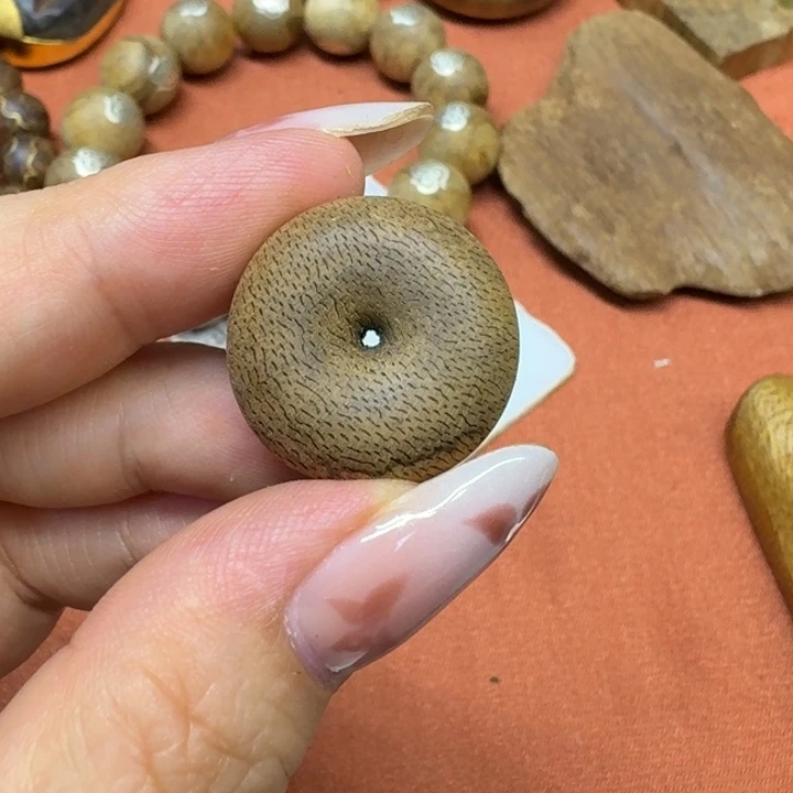 大叶紫檀（黑酸枝木类）