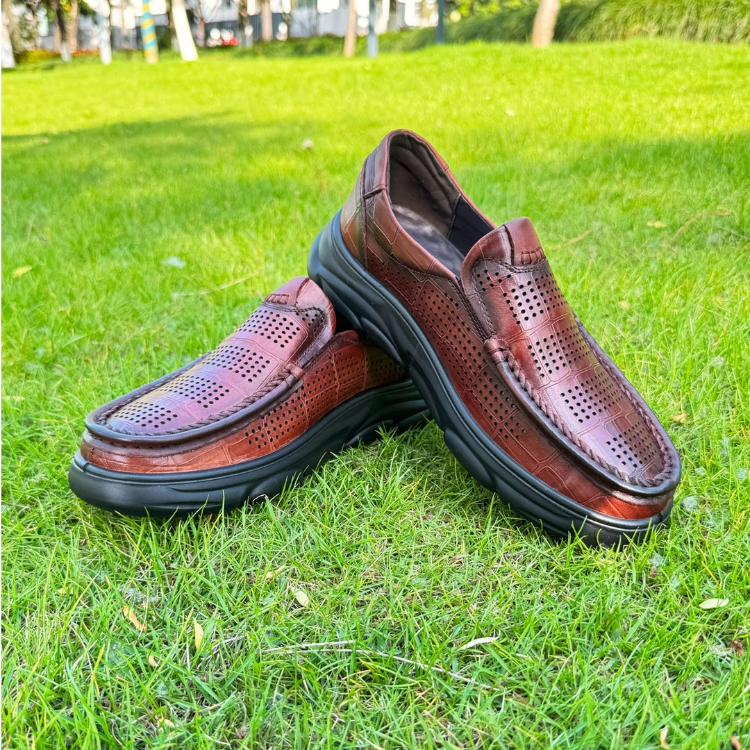 夏季镂空头层牛皮男鞋Toxukluk Hurum Ayagh软皮软底打孔透气凉鞋