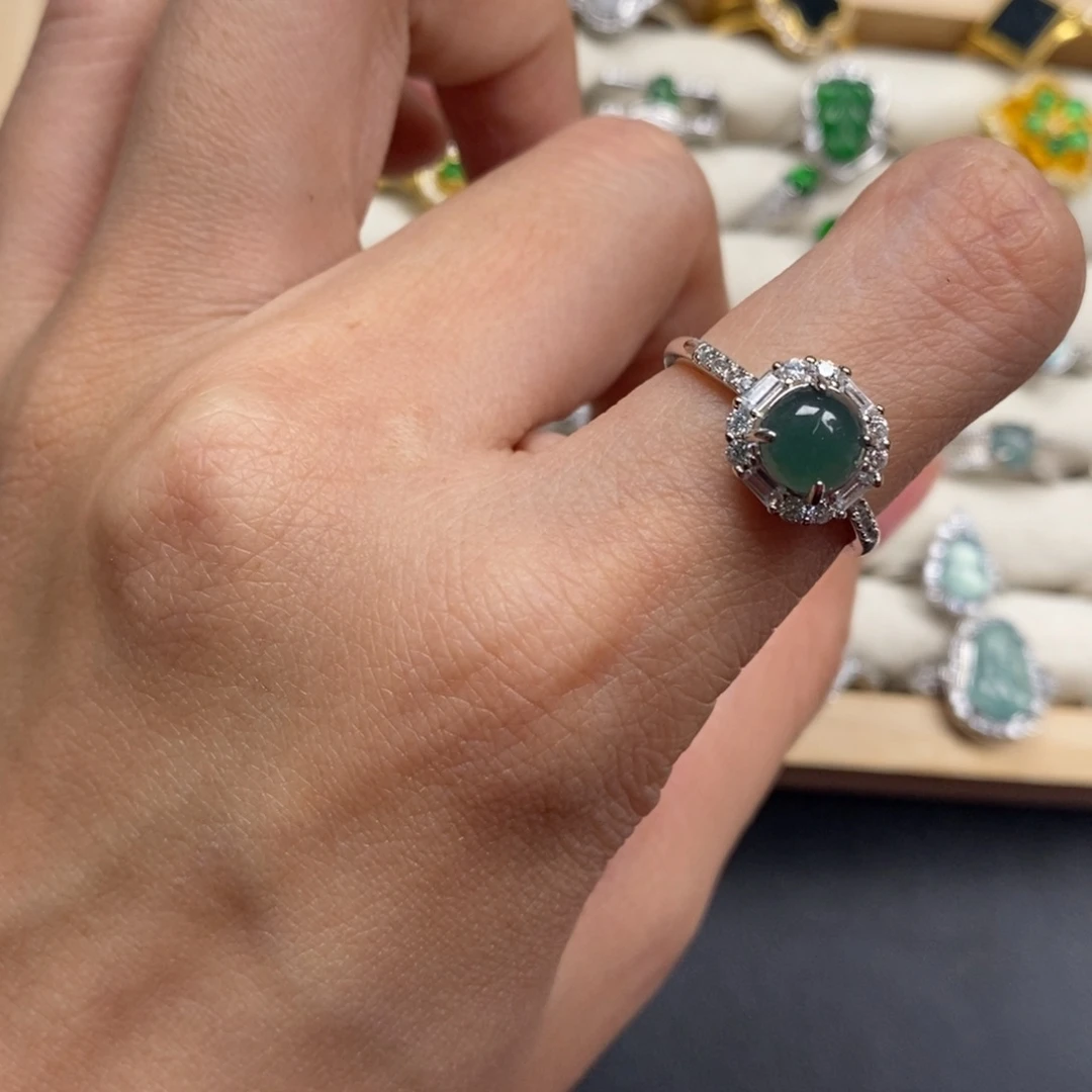 翡翠颈饰未镶嵌翡翠