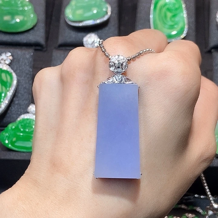 颈饰18K金镶嵌翡翠不含项链