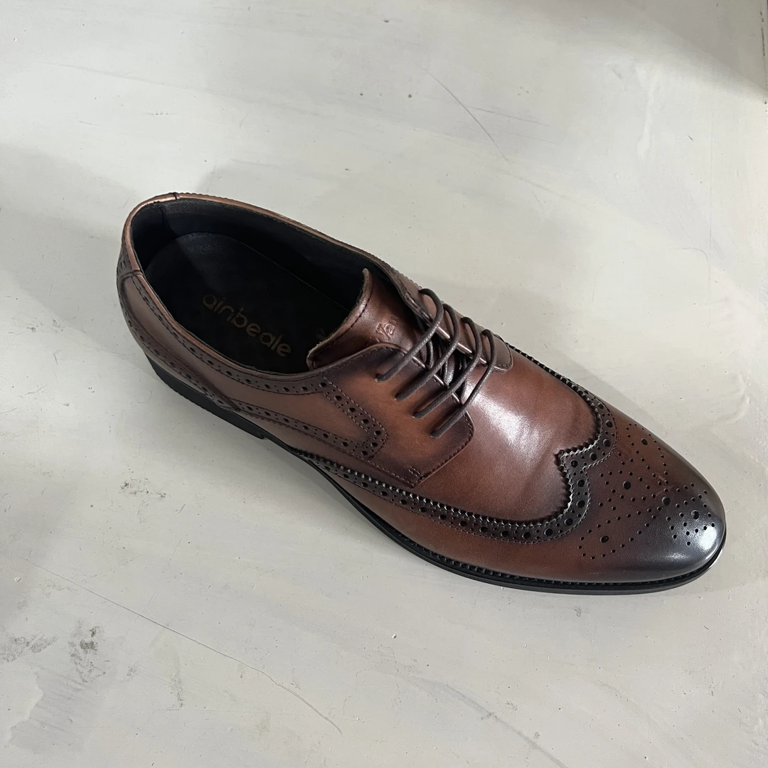 820D547休闲皮鞋A259