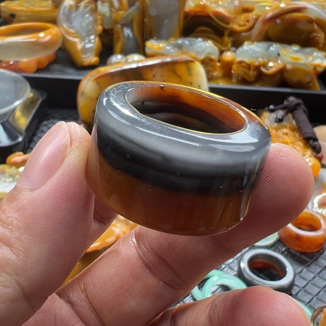 石英质玉未镶嵌颈饰