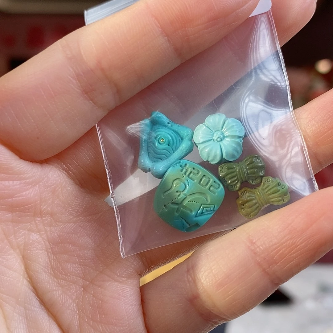 未镶嵌绿松石珠宝奇石