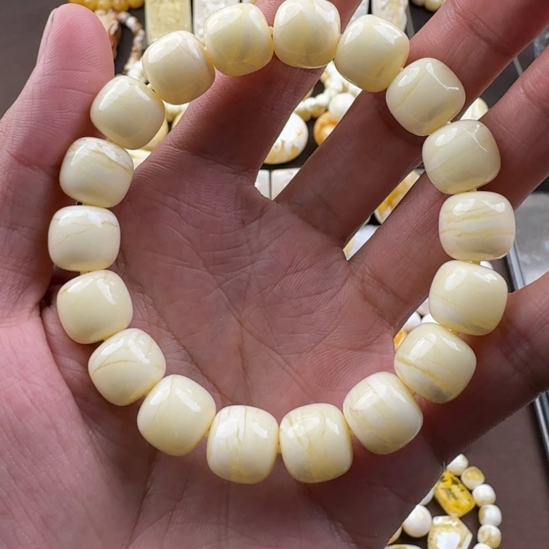 未镶嵌琥珀裸石蜜蜡