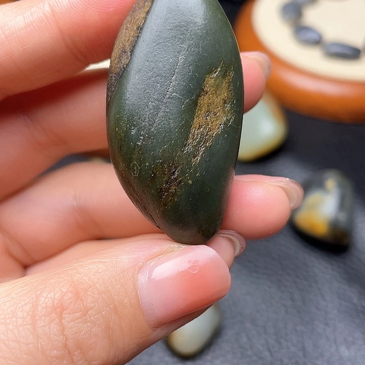 和田玉颈饰未镶嵌14