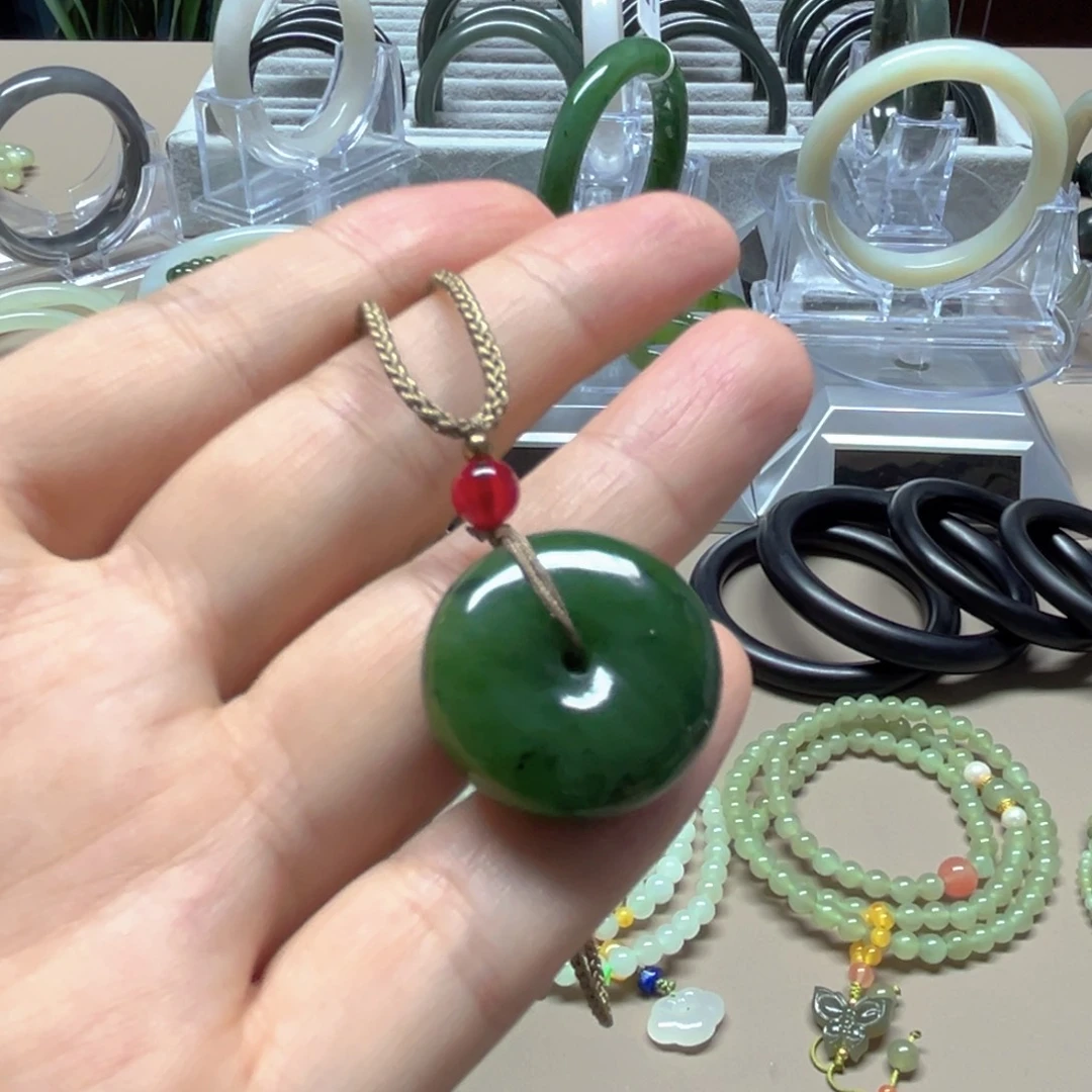 和田玉（碧玉）未镶嵌颈饰