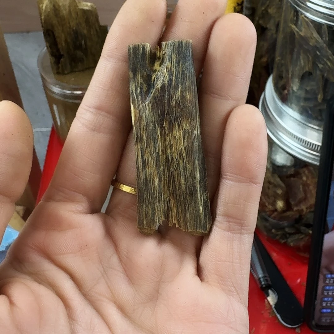 香料绿奇楠白棋块料一个