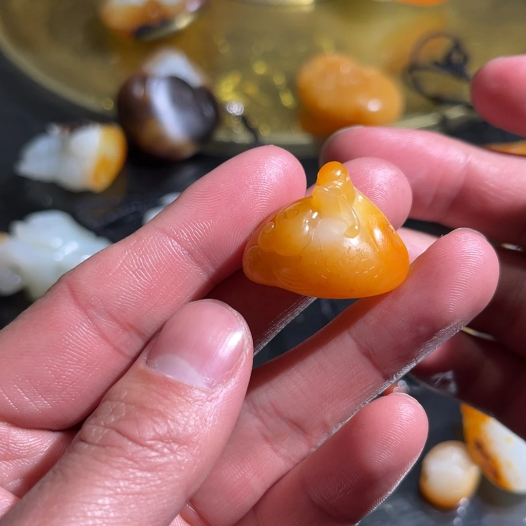 和田玉颈饰未镶嵌沁