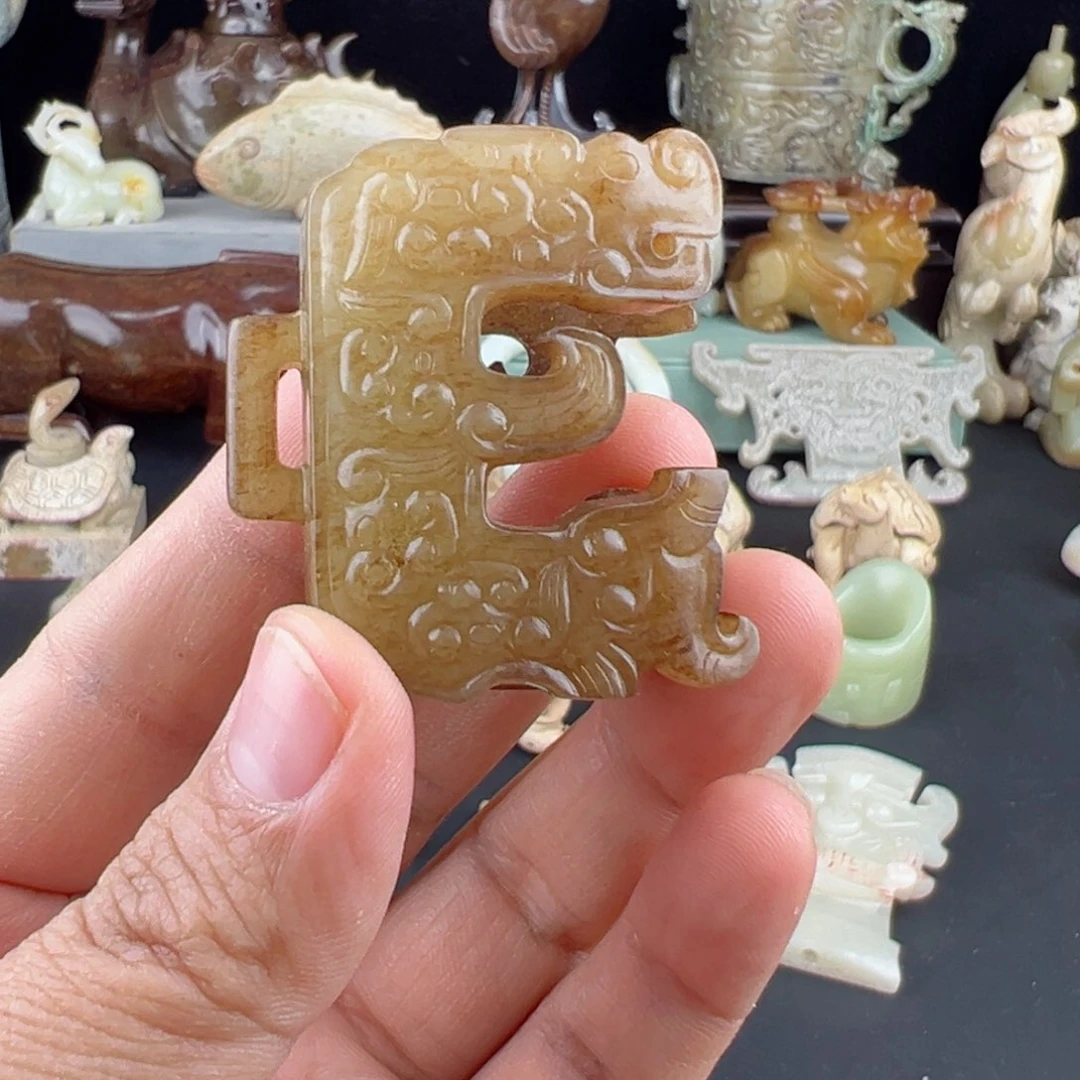 和田玉挂件未镶嵌好**荐