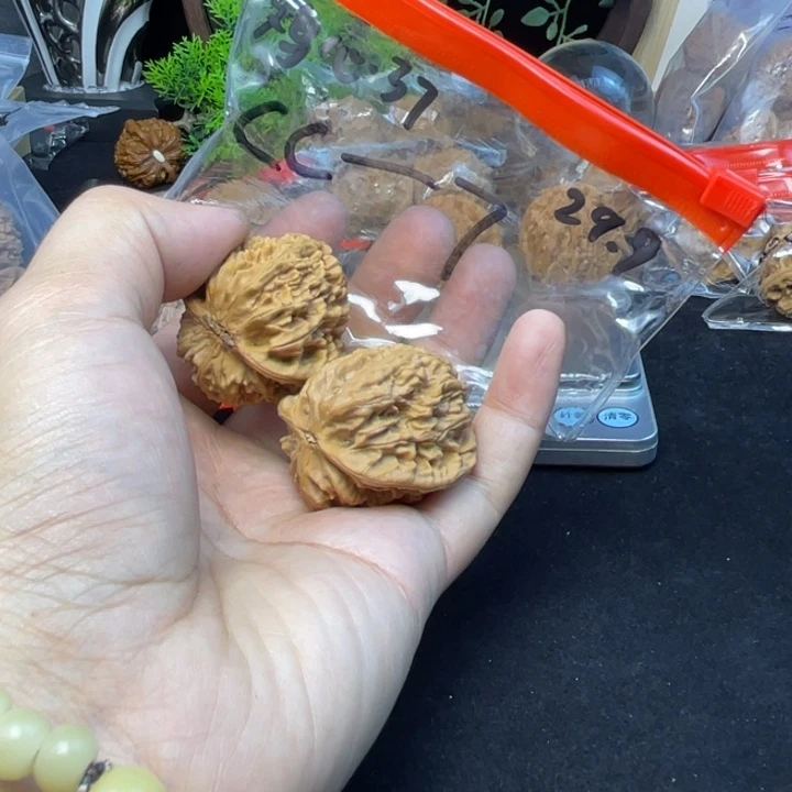 文玩核桃把件C**7鸡心