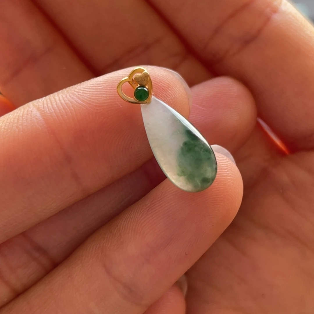 翡翠颈饰18K金镶嵌水滴