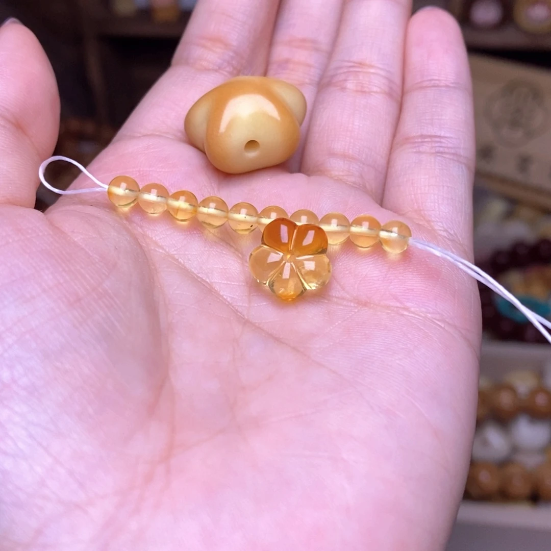 A***铜吊坠猴头核桃0.43蜜花，蜜卡，星星