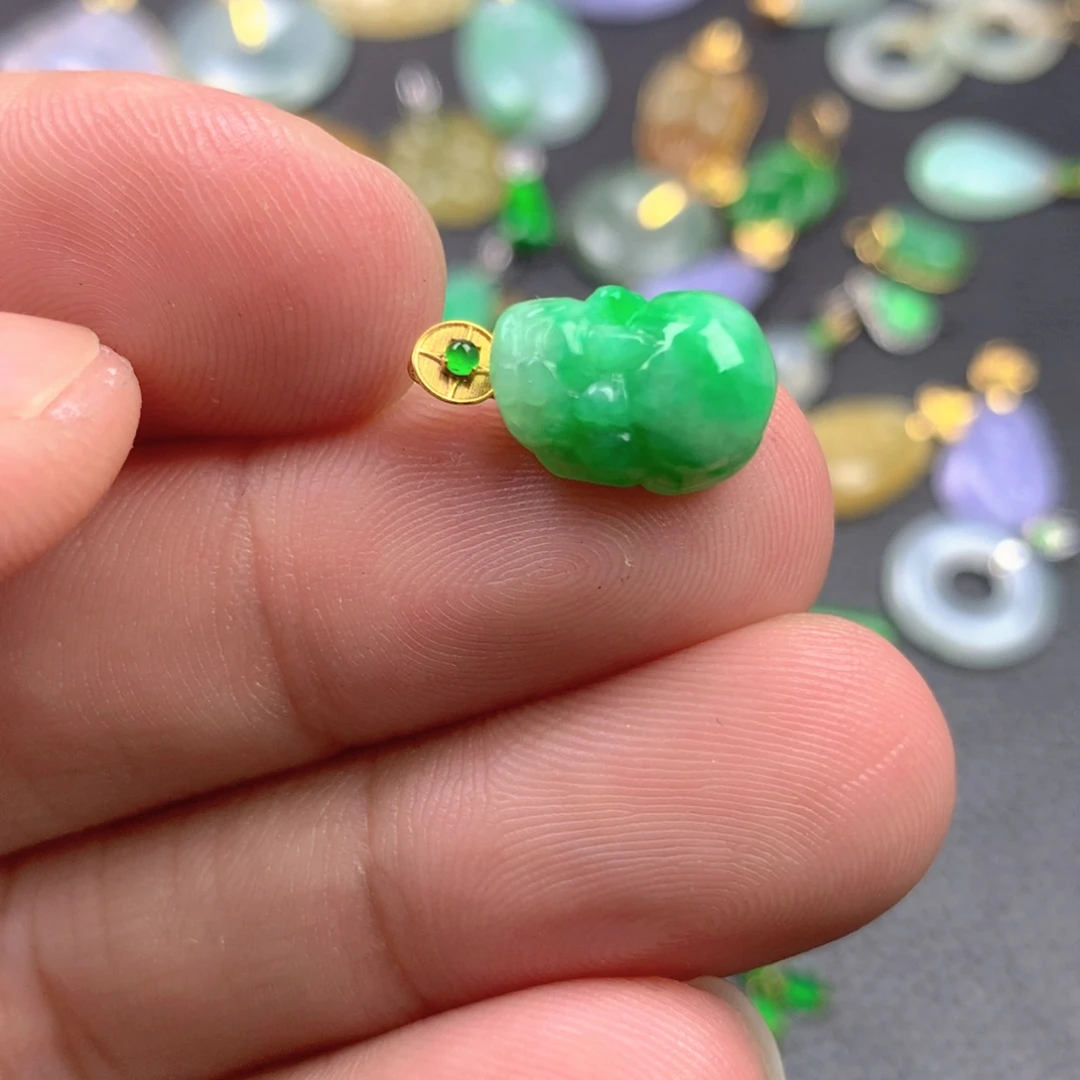 【闪购商品】颈饰18K金镶嵌翡翠翡翠