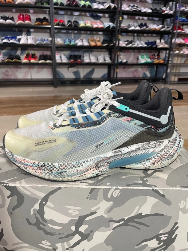 90新 maje 没鞋垫 鞋面瑕疵 43码265/特步 騛速3.0 透气 跑鞋