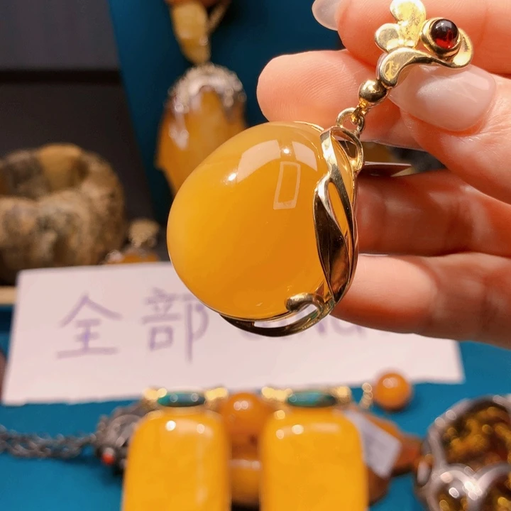 琥珀颈饰未镶嵌波兰设计款琥珀蜜蜡